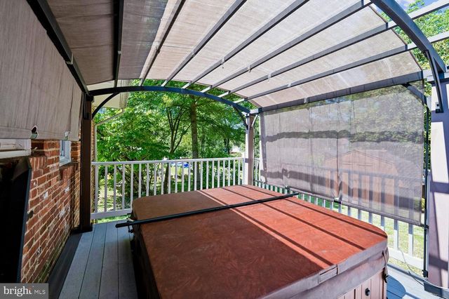 8410 RAVENSWOOD RD, New Carrollton, MD 20784
