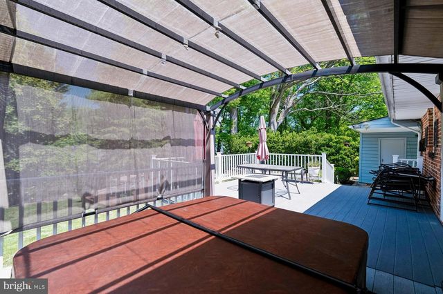 8410 RAVENSWOOD RD, New Carrollton, MD 20784