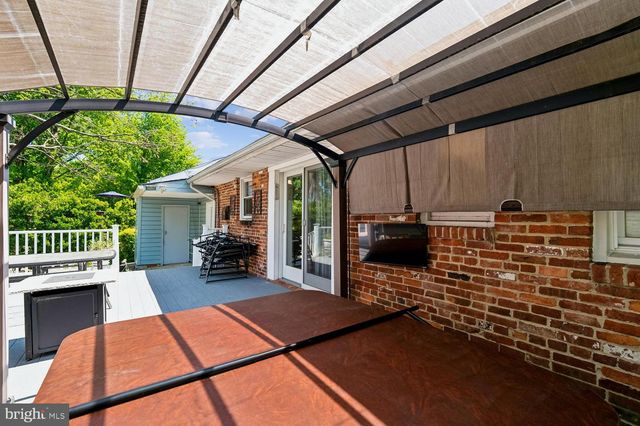 8410 RAVENSWOOD RD, New Carrollton, MD 20784
