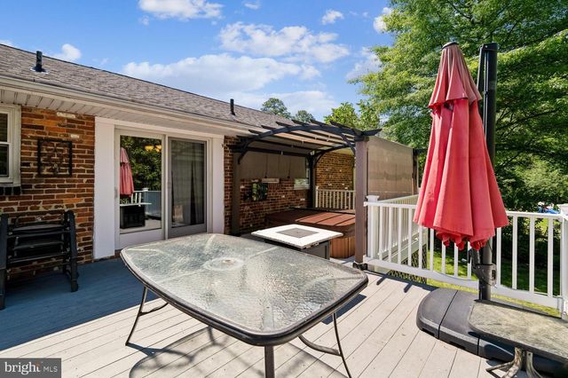8410 RAVENSWOOD RD, New Carrollton, MD 20784