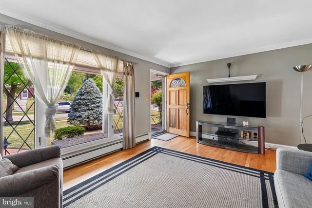 8410 RAVENSWOOD RD, New Carrollton, MD 20784