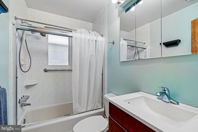 8410 RAVENSWOOD RD, New Carrollton, MD 20784