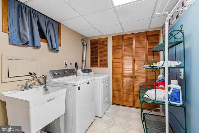 8410 RAVENSWOOD RD, New Carrollton, MD 20784