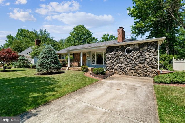 8410 RAVENSWOOD RD, New Carrollton, MD 20784