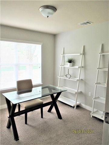 106 Coyote TRL, Georgetown, TX 78633