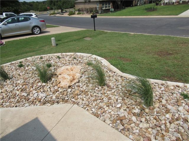 106 Coyote TRL, Georgetown, TX 78633