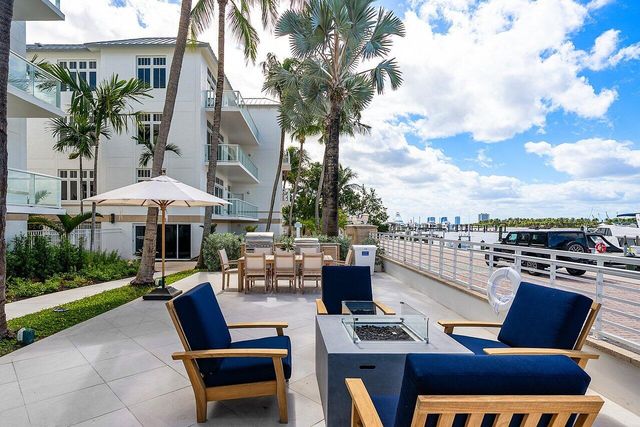 180 Lake Drive 2103, Palm Beach Shores, FL 33404