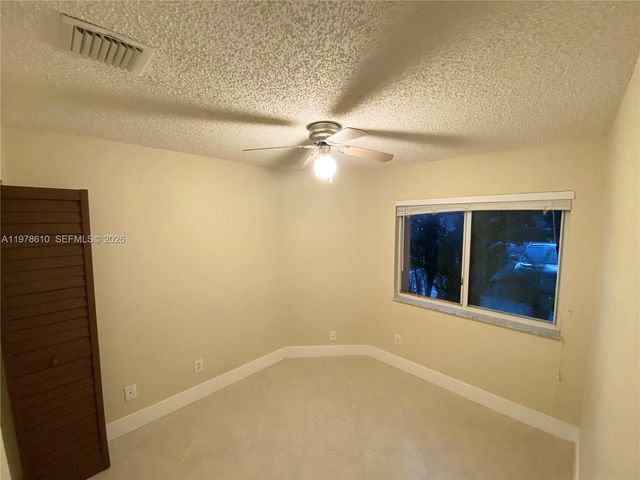 611 NW 208th Cir 611, Pembroke Pines, FL 33029