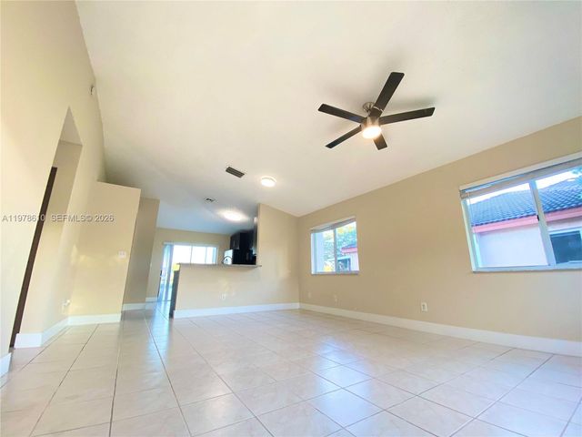 611 NW 208th Cir 611, Pembroke Pines, FL 33029