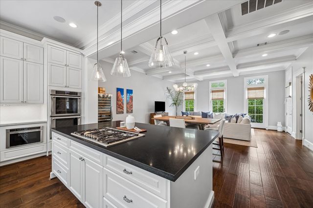 1708 Ashland Street, Houston, TX 77008