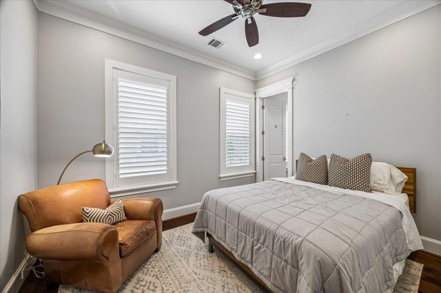 1708 Ashland Street, Houston, TX 77008