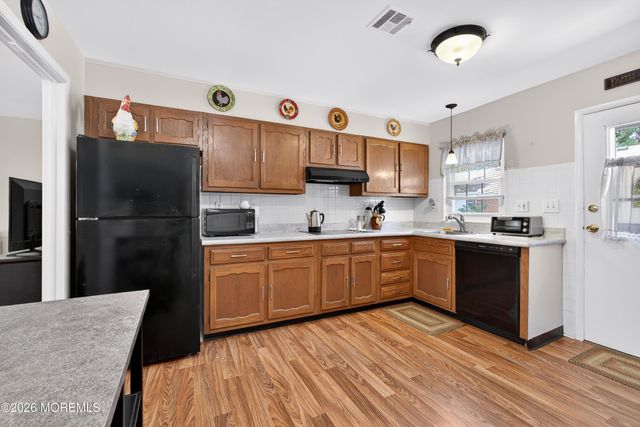 976A Aberdeen Drive, Lakewood, NJ 08701
