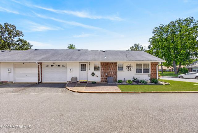 976A Aberdeen Drive, Lakewood, NJ 08701
