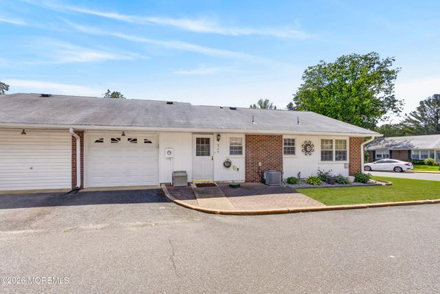 976A Aberdeen Drive, Lakewood, NJ 08701