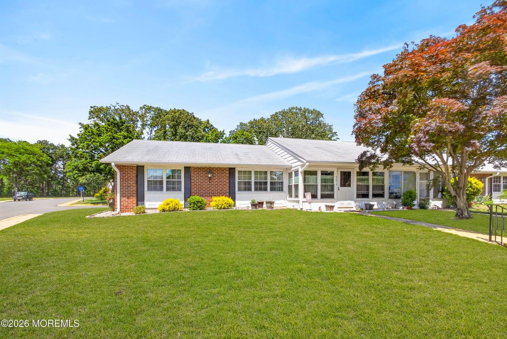 976A Aberdeen Drive, Lakewood, NJ 08701