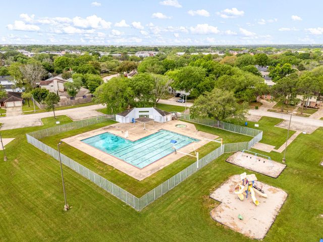 505 Lochnell Drive, Houston, TX 77062