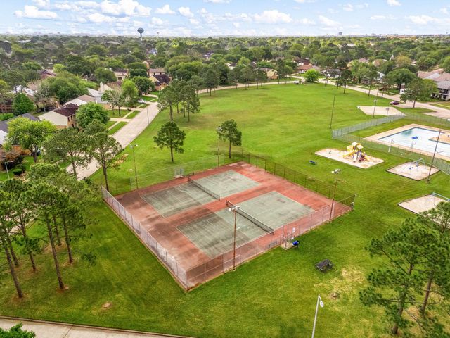 505 Lochnell Drive, Houston, TX 77062