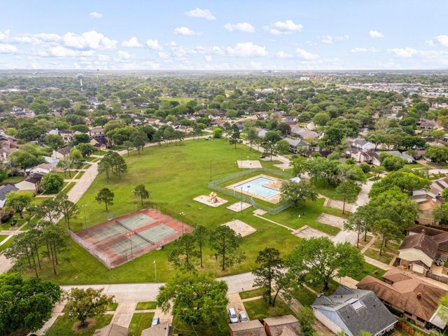 505 Lochnell Drive, Houston, TX 77062
