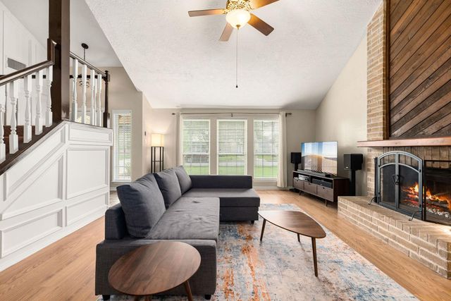 505 Lochnell Drive, Houston, TX 77062