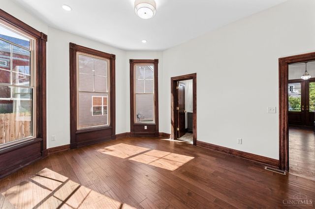 1815 Kinney Avenue, Cincinnati, OH 45207
