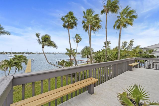 122 S Lake Drive, Lantana, FL 33462