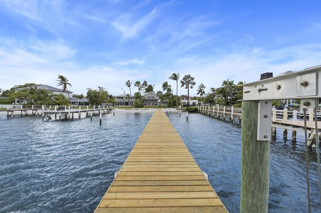 122 S Lake Drive, Lantana, FL 33462