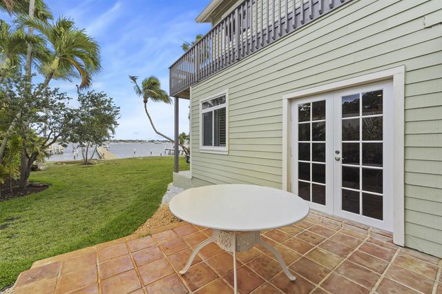 122 S Lake Drive, Lantana, FL 33462