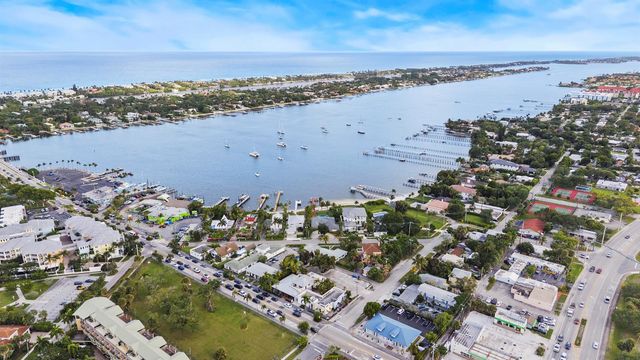122 S Lake Drive, Lantana, FL 33462