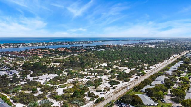 122 S Lake Drive, Lantana, FL 33462