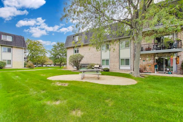 205 W Joliet Street 106, Schererville, IN 46375