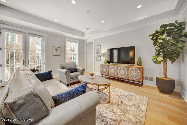 9419 Norton Commons Blvd 205, Louisville, KY 40059