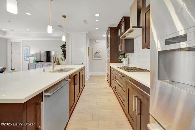 9419 Norton Commons Blvd 205, Louisville, KY 40059