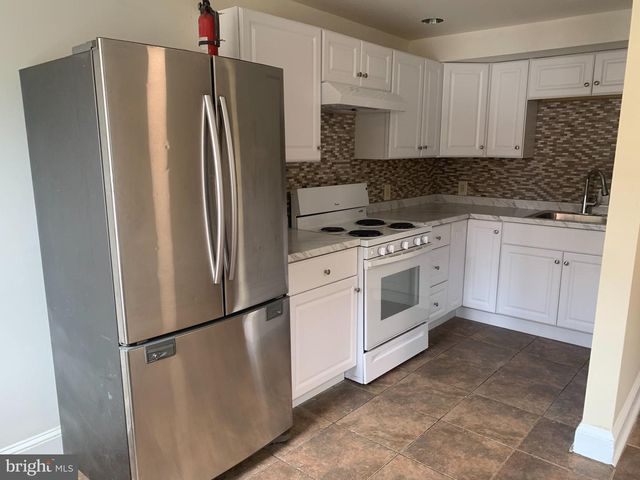 1367 EDGEHILL RD, Darby, PA 19023