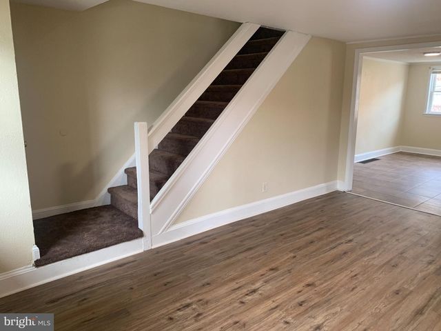 1367 EDGEHILL RD, Darby, PA 19023