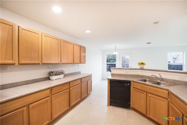 8607 Egret Court, San Antonio, TX 78245