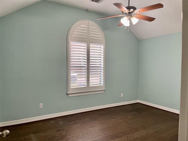 3223 Hemingway Drive, Montgomery, TX 77356