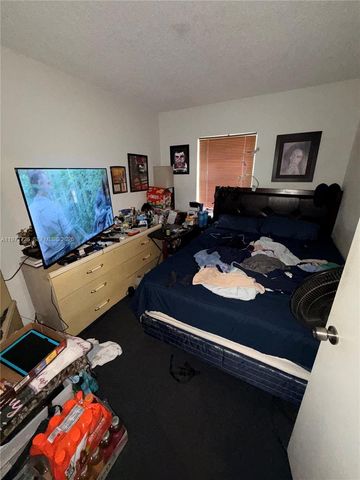 304 SW 77th Ave, North Lauderdale, FL 33068