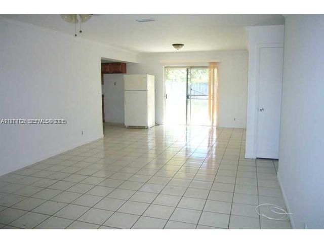 304 SW 77th Ave, North Lauderdale, FL 33068