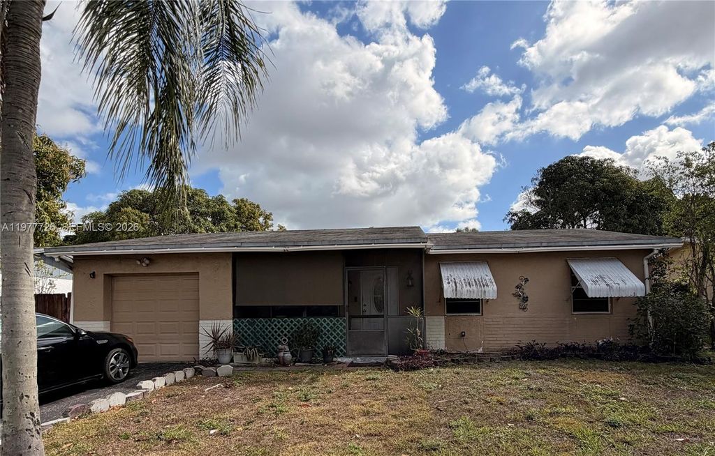 304 SW 77th Ave, North Lauderdale, FL 33068