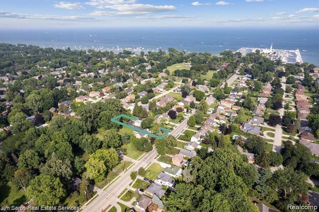84 Vernier Road, Grosse Pointe Shores, MI 48236