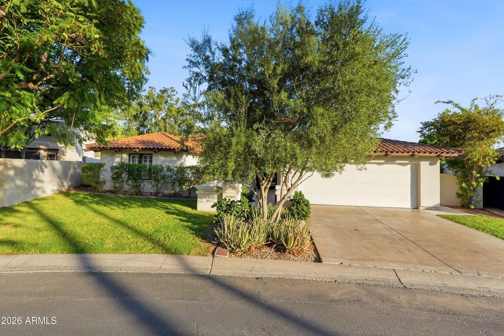 3187 E BERRIDGE Lane, Phoenix, AZ 85016 — photo 2