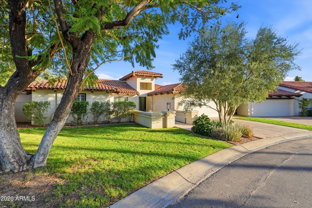 3187 E BERRIDGE Lane, Phoenix, AZ 85016 — photo 3