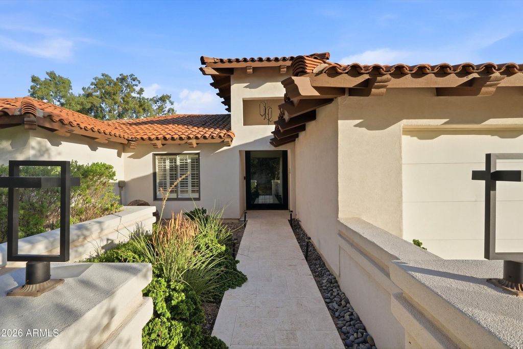 3187 E BERRIDGE Lane, Phoenix, AZ 85016 — photo 4