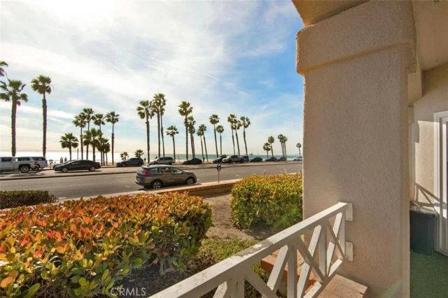 900 Pacific Coast, Huntington Beach, CA 92648