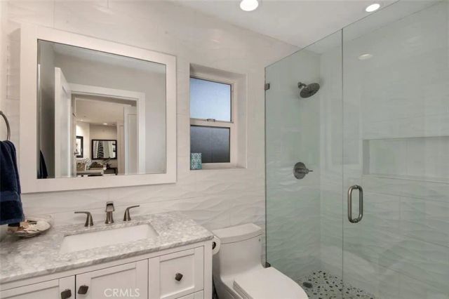 900 Pacific Coast, Huntington Beach, CA 92648