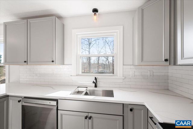 241 FAIRLANE DR, Stanardsville, VA 22973