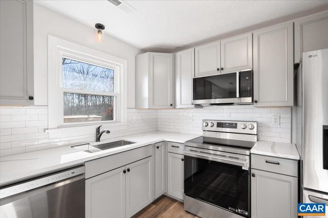 241 FAIRLANE DR, Stanardsville, VA 22973