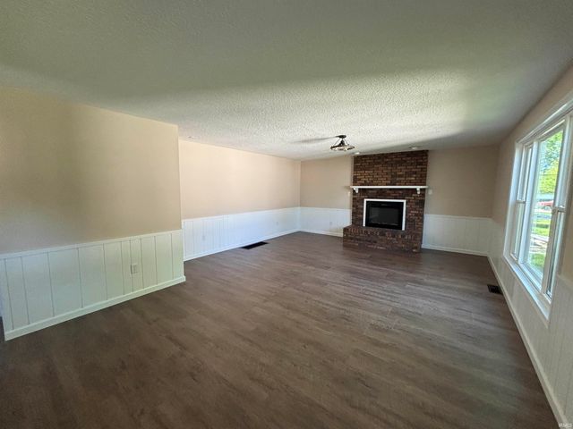 1203 S Van Buren Street, Auburn, IN 46706