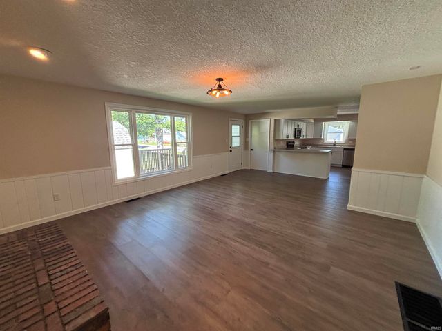 1203 S Van Buren Street, Auburn, IN 46706