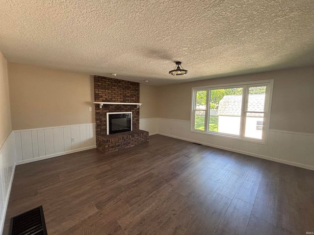 1203 S Van Buren Street, Auburn, IN 46706
